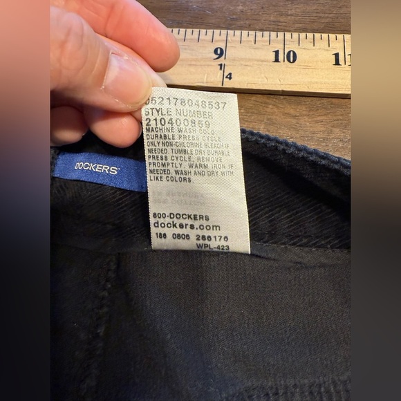 Dockers Black Corduroy Pants Woman’s SZ 4 Straight Leg Stretch Pockets Mid Rise - Picture 8 of 11